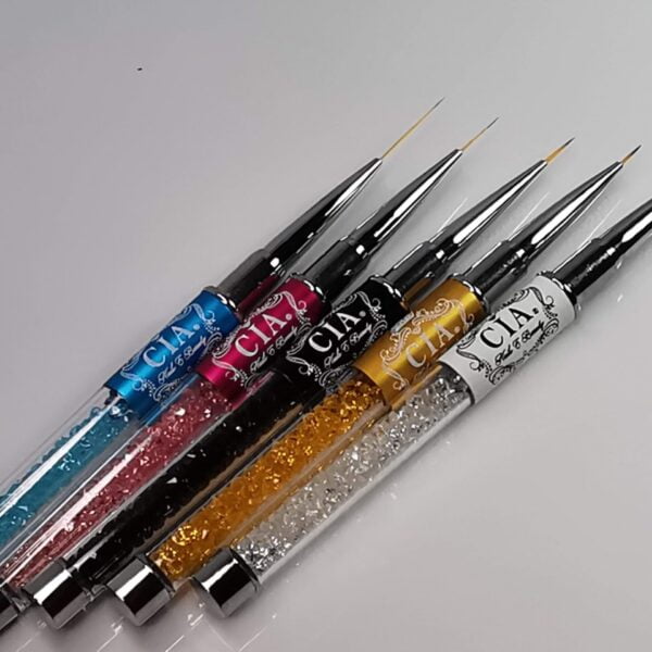 Set of 5 linear brushes of different sizes for nail art. The tip is thin, specially designed to draw lines easily.